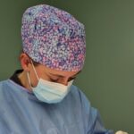 Descoperă cum arată rezultatele înainte și după labioplastie, cum evoluează vindecarea și când poate fi evaluat rezultatul final al intervenției. URL recomandat:
